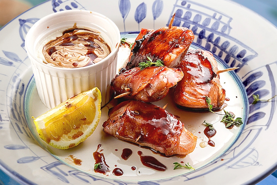 ЛАКОМЫЕ КУСОЧКИ САЛЬМОНЕ МАРИНАРА