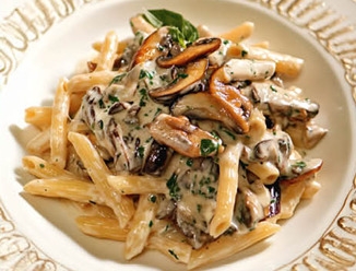 Пенне с баклажанами и грибами