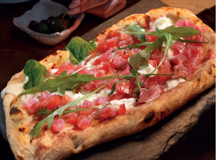 Фокачча Гурме с тартаром из тунца