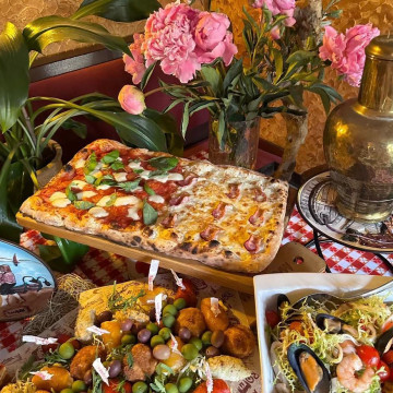 Cena di Ferragosto в Mama Roma!
