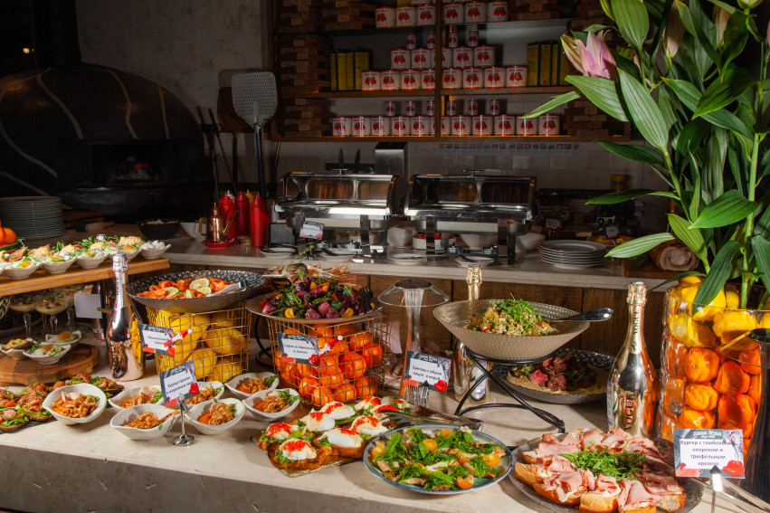 Новогодние бранчи в Mama Roma!